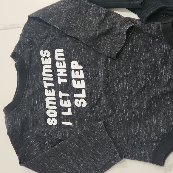 12-18M Long Sleeve Onsie Set - Picture 2 of 4